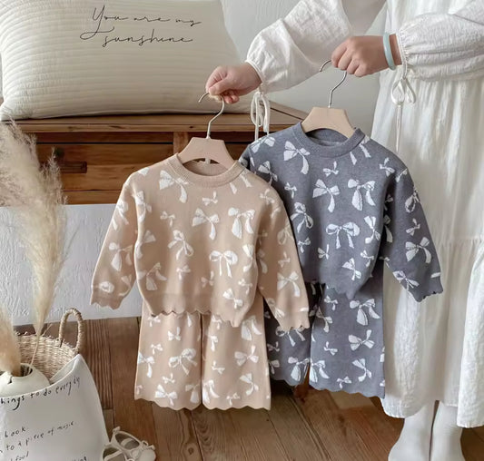 Thick knit two piece bow set