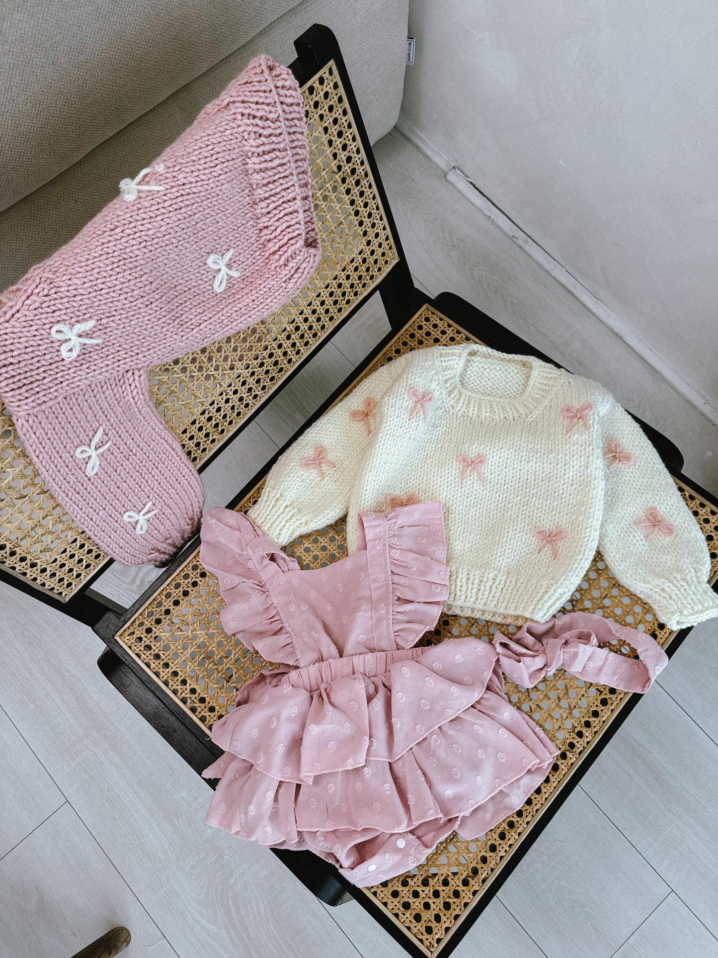 In stock loop bow summer handknitted jumpers