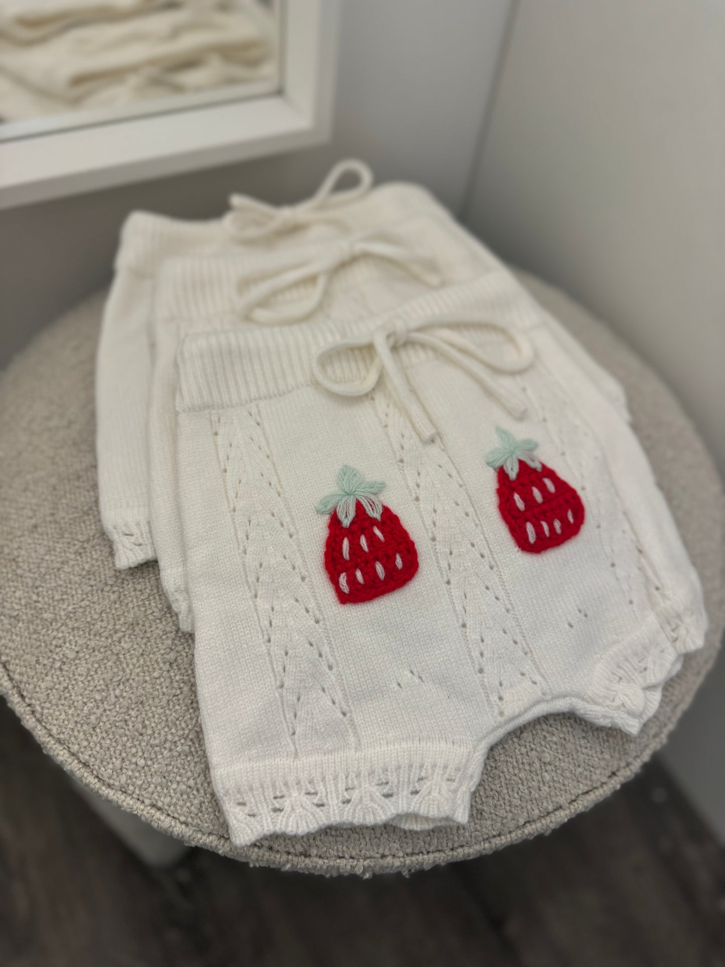 In stock Spring summer embroidered strawberry white cotton knit two piece set