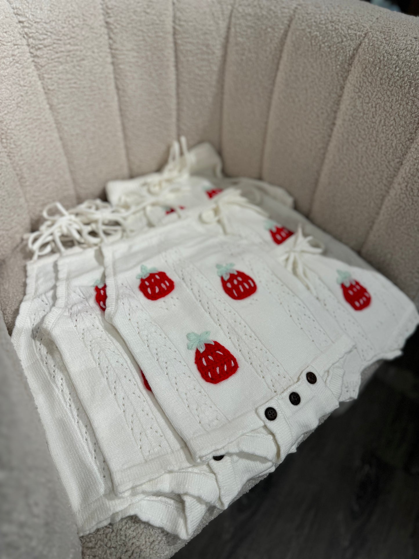 In stock Spring summer embroidered strawberry white cotton knit two piece set
