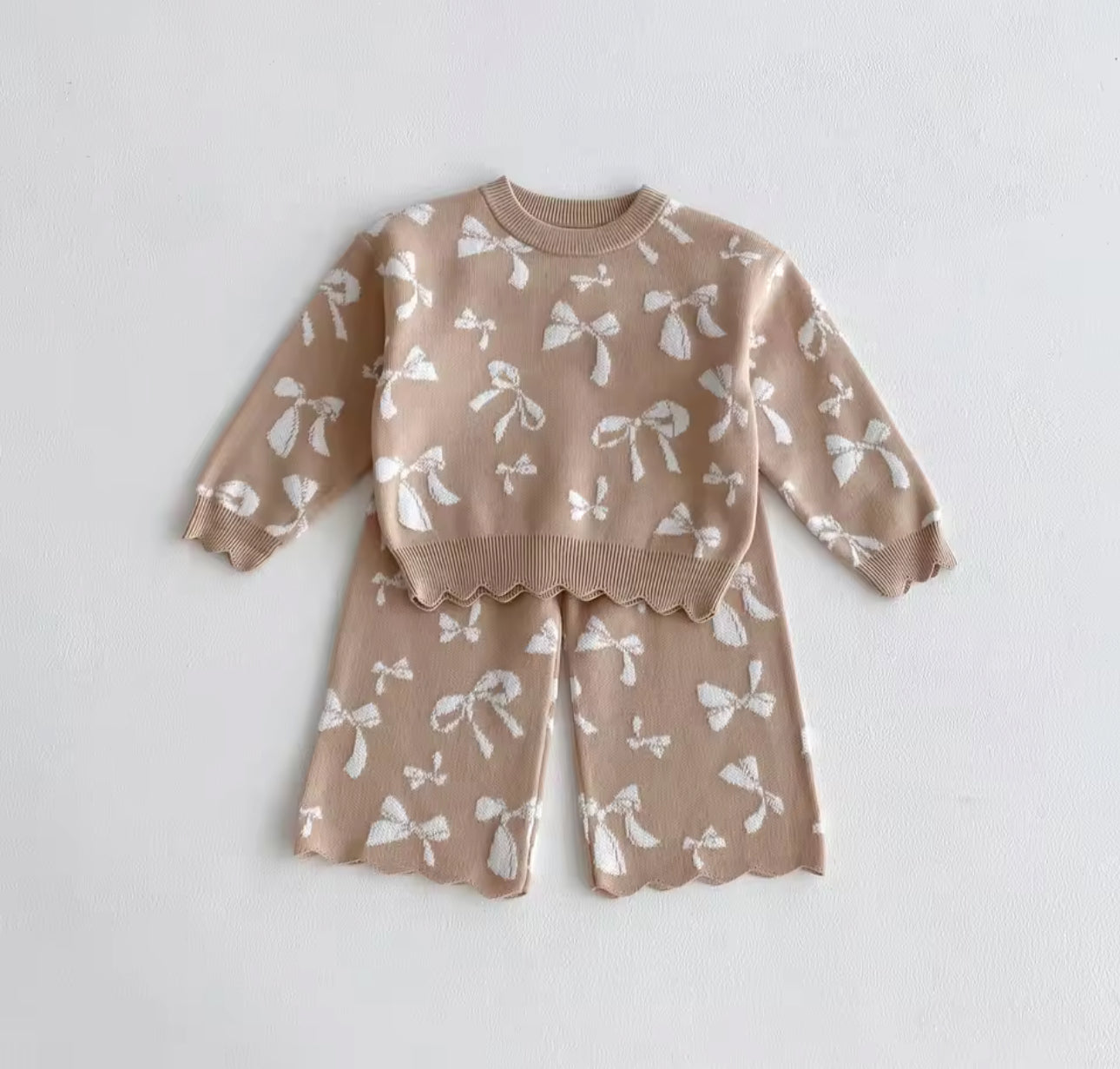 Thick knit two piece bow set