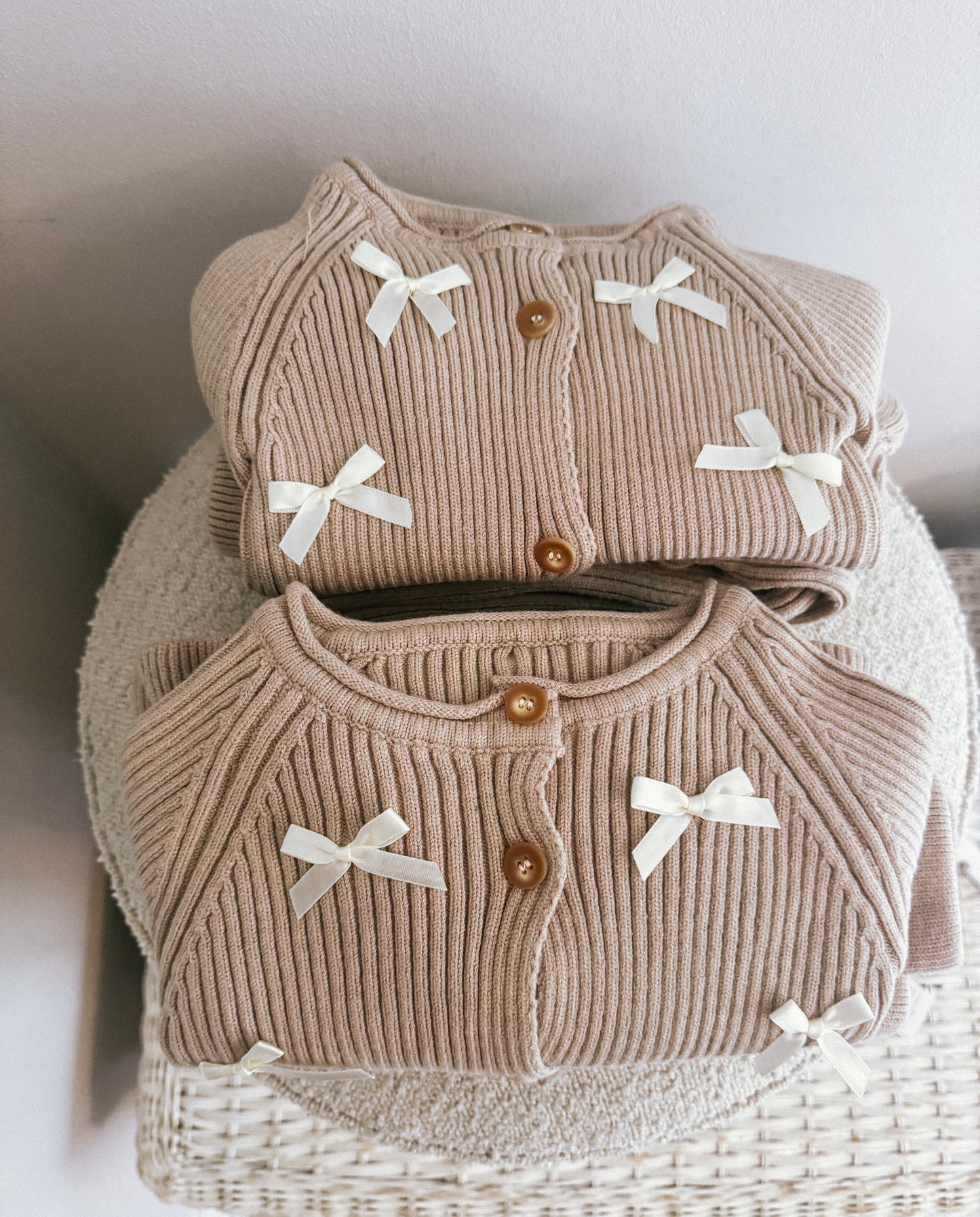Knit brown bow set