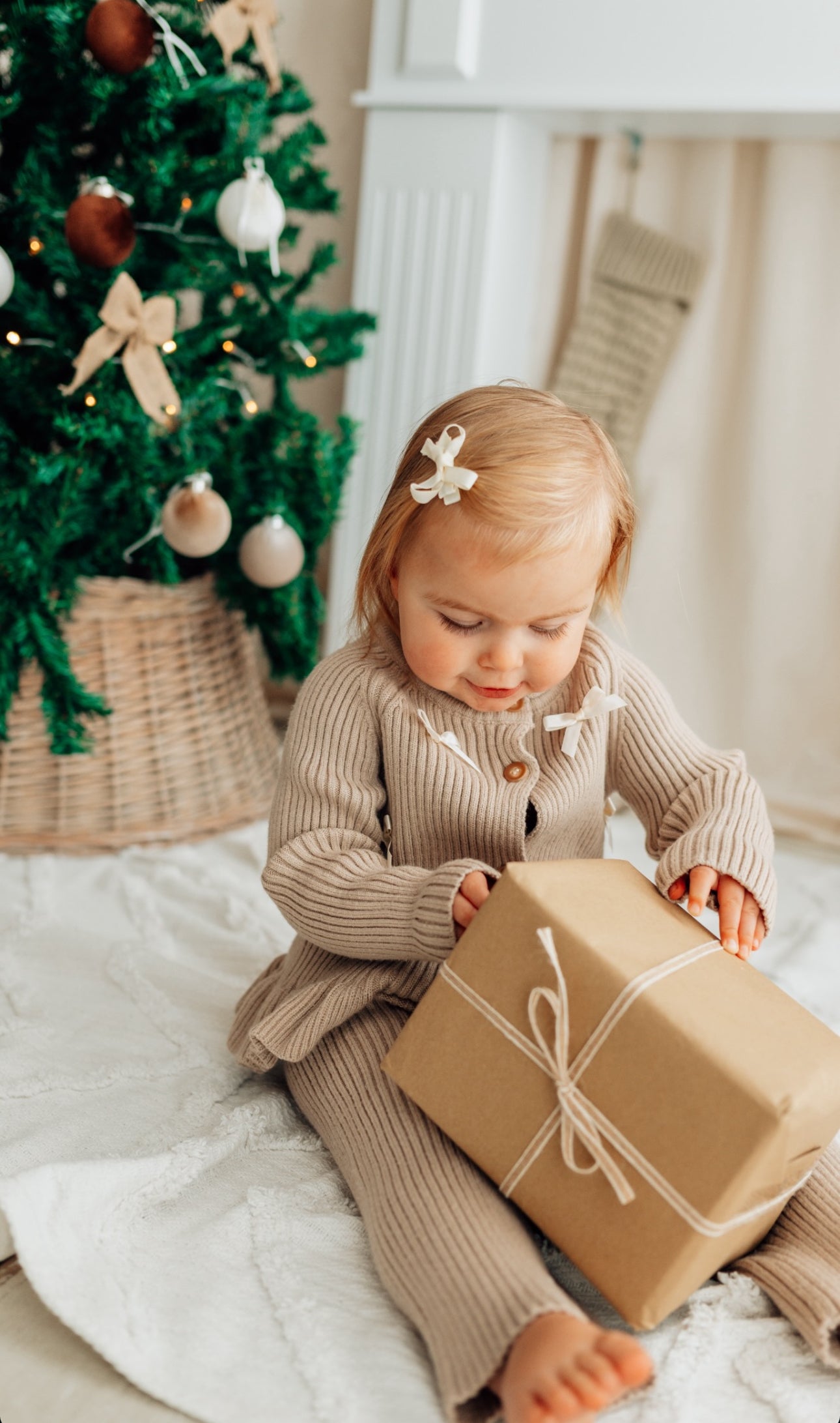 Knit brown bow set