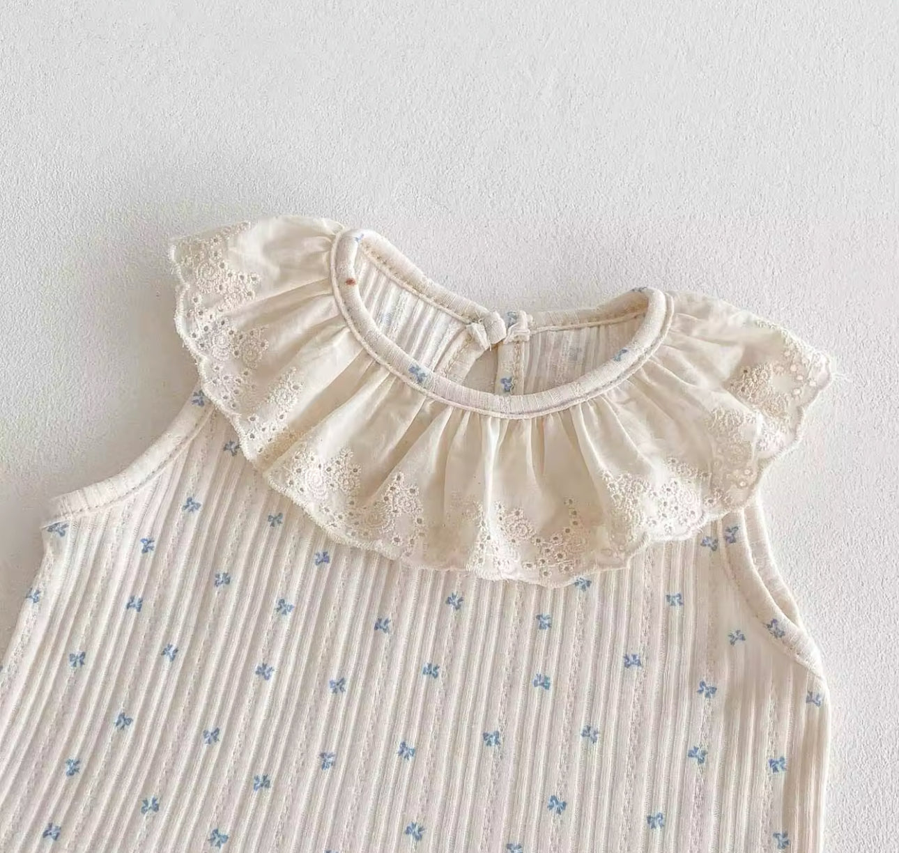 Baby blue bloomers and bow print set