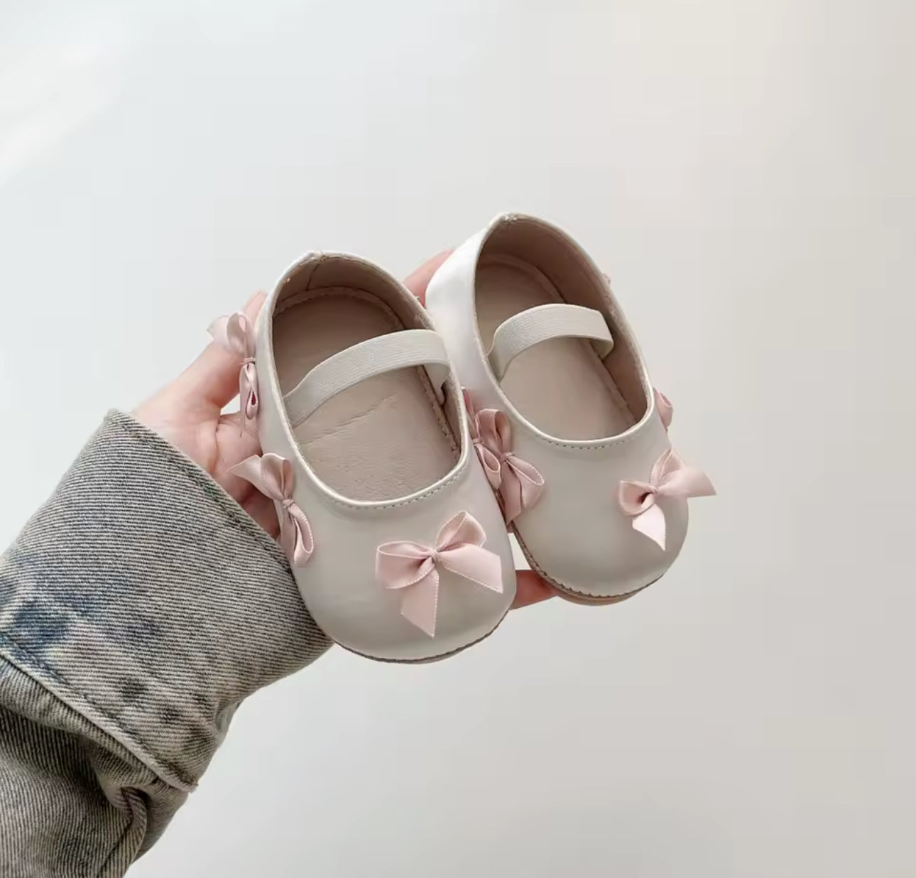 Satin bow shoes