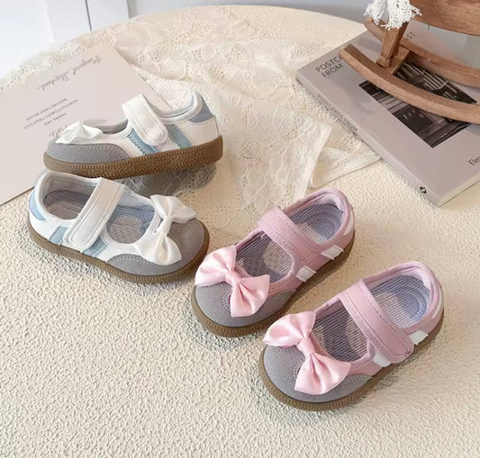 Bow stripe trainers