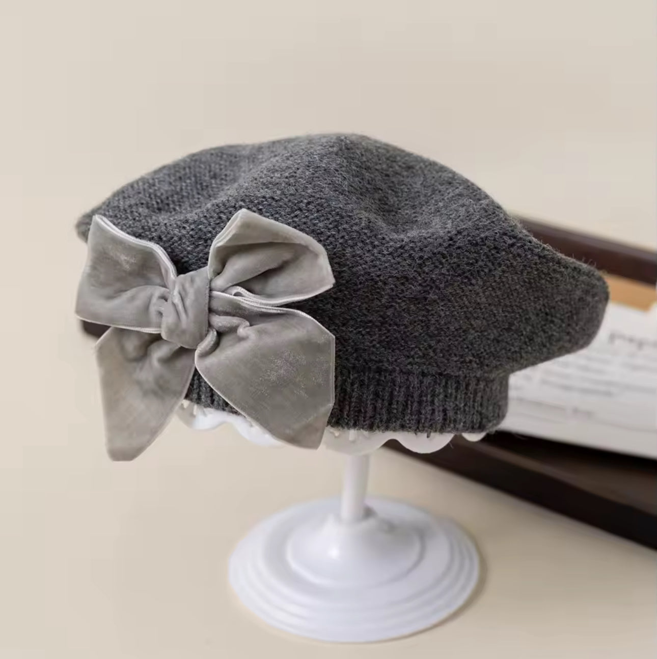 Velvet bow knit berets