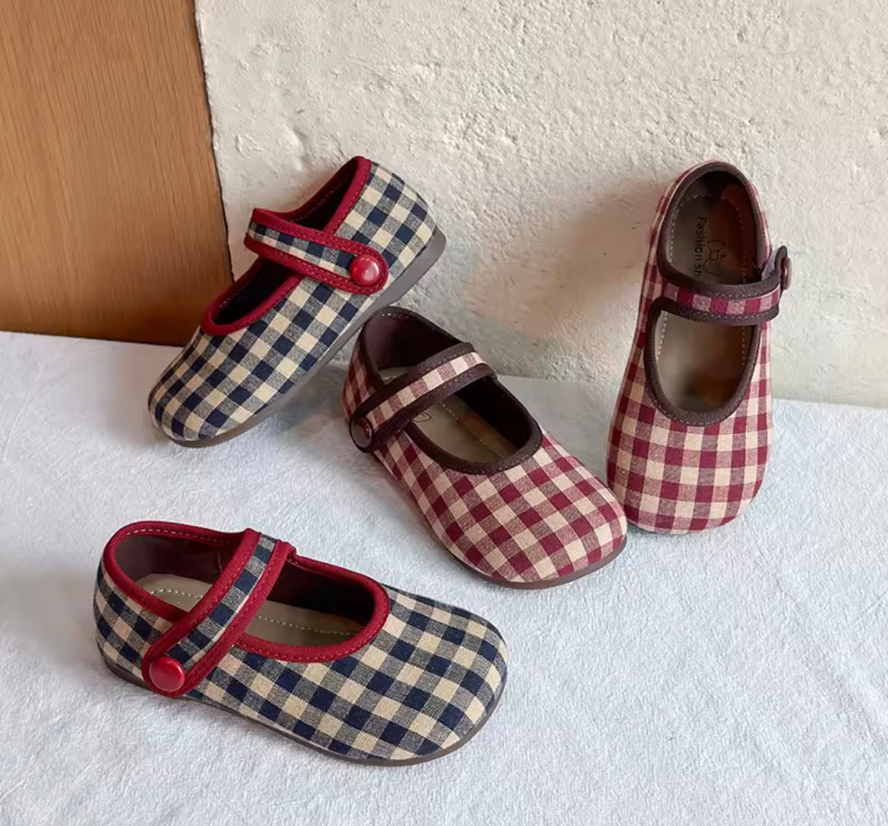 Chequered buckle shoes