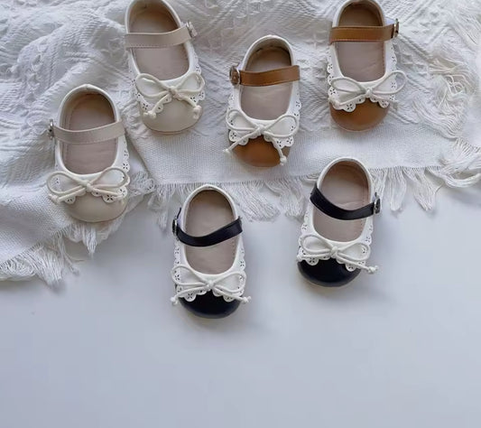 Autumn vegan leather bow shoes