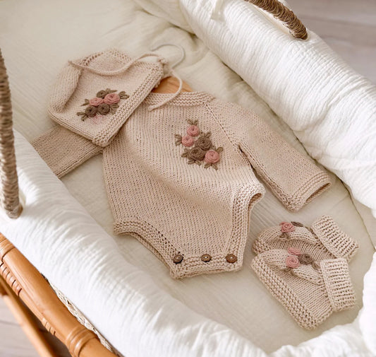 Handknitted rose beige romper/set